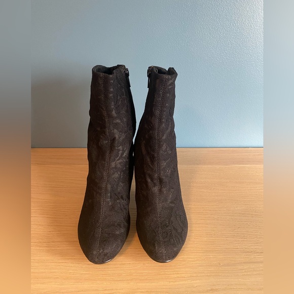 Black Floral Lace Boots - Picture 5 of 10